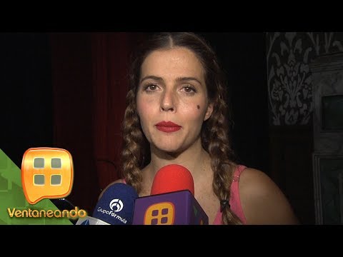 Luego de romperse la nariz en pleno escenario, Claudia Álvarez regresó a 'La obra que sale mal'.
