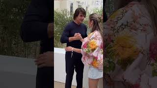 Taper La Bise À Tom Cruise