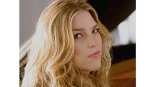 Watch Diana Krall Little Girl Blue video