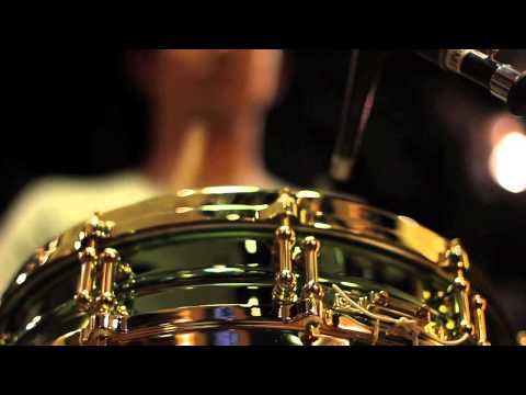 Jake Shimabukuro: Life on Four Strings deleted scene - Drum Strum