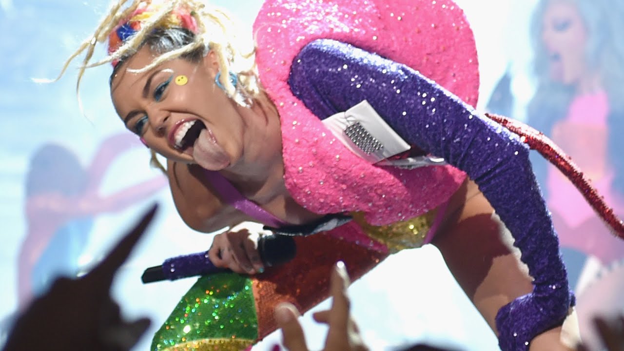 Miley Cyrus As Nicki Minaj