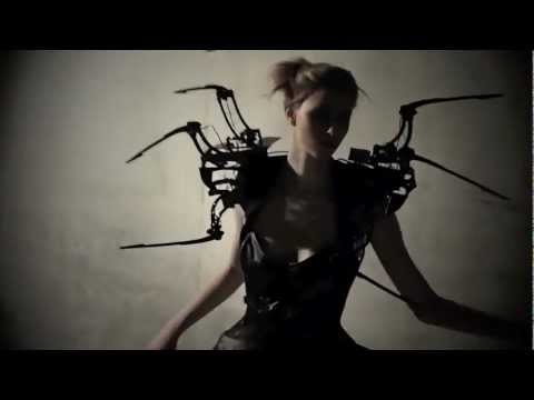 ROBOTIC SPIDER DRESS || CREEPY COUTURE ^^