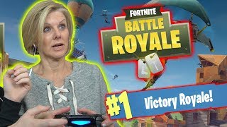 MOM PLAYS FORTNITE! (HILARIOUS) MOM PLAYS FORTNITE! (HILARIOUS)
