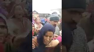 Kashmir Terrorist Attack- Shaheed wife said 'Armi kill my husband, not Mujahid' Kashmir Terrorist Attack- Shaheed wife said 'Armi kill my husband, not Mujahid'