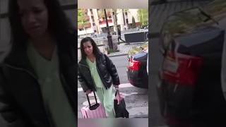 Ruby Nikara Sembrouille Avec Un Chauffeur Uber