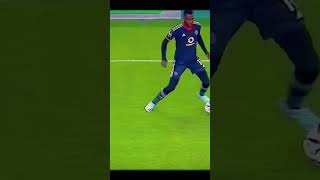 B7Iw0E3I7B0 Video Image