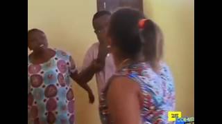 2 Woman Vs 1 Roach... Hahaha...