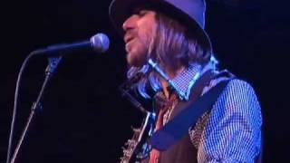 Watch Todd Snider Play A Train Song video