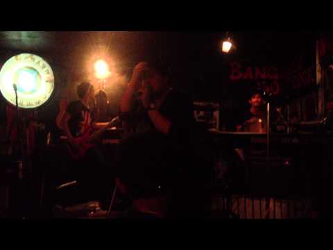 วง ท่อระบายน้ำ "Sad But True (Metallica Cover)"เล่นเปิดน้าแหลม เมอริสัน ณ ร้าน ซอฟร็อค บางแสน