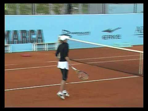 Nadia ペトロワ ＆ Sam Stosur vs Anastasia Rodionova ＆ Patty Schnyder Madrid 2010 match4．WMV
