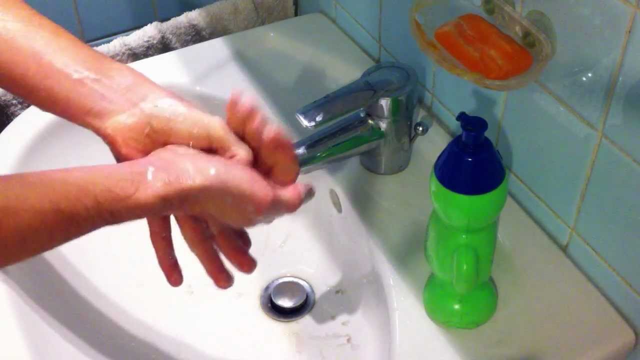 Les boutons secs sur la personne chez ladulte