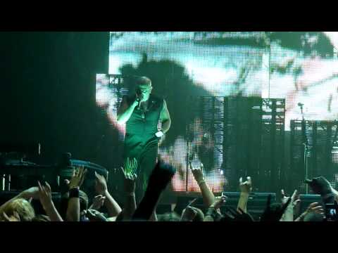 Disturbed -Down With The Sickness LIVE (Taste Of Chaos 2010)...