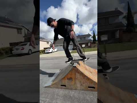 Mark Appleyard having fun in his front yard‼️ #skateclipsdaily #skateboardingisfun #skatelife