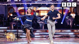 Ellie Leach and Vito Coppola Cha Cha Cha to Mambo Italiano by Bette Midler ✨ BBC