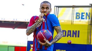 Dani Alves Freestyles At Camp Nou During His Presentation