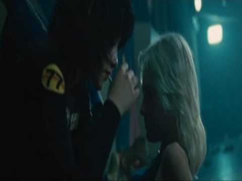 Kristen Stewart and Dakota Fanning Kiss Scene HD