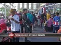 Download Arus Balik, Diprediksi 21.000 Pemudik Tiba di Stasiun Pasar Senen - iNews Sore 18/06 Arus Balik, Diprediksi 21.000 Pemudik Tiba di Stasiun Pasar Senen - iNews Sore 18/06