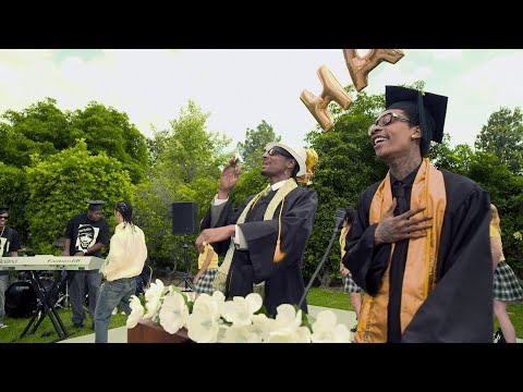 Snoop Dogg & Wiz Khalifa ft. Bruno Mars - Young, Wild & Free (new music video)
