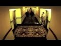 Otel odasına dönemeyen çıplak