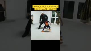 Criança Fazendo Drible Humilhante No Avô