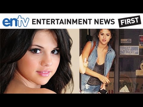 SELENA GOMEZ Shows Off Cleavage On Justin Bieber's Birthday Pics ENTV