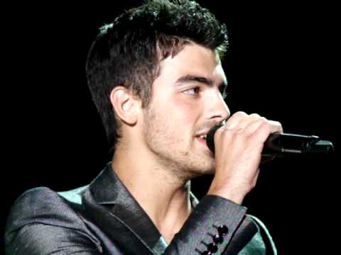 Joe Jonas and Demi lovato singing wouldn't change a thing 9182010 
