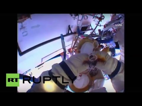 Выход российских членов экипажа МКС в открытый космос