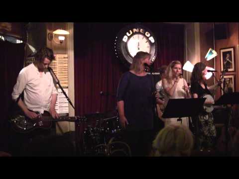 Blue Harvest på Café Bartof juni 2014-8.