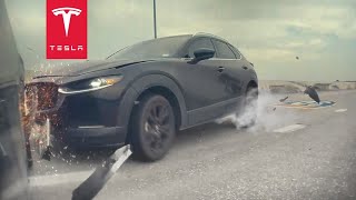 Full Self Driving Tesla Reacts In Highway Crash