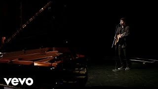 Shawn Mendes - Life Of The Party (Official Acoustic)