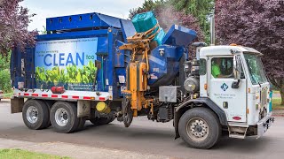 Peterbilt 320 - Labrie Alleygator Right-Hand Garbage Truck