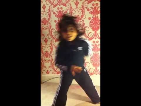 Girl dancing to shide boss Ni Soniye.wmv