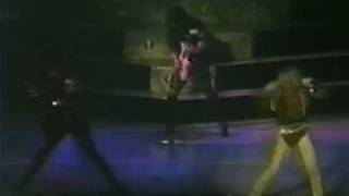 Watch Motley Crue Use It Or Lose It video
