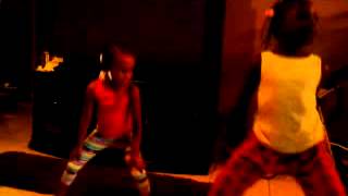 Azhia&Cara Tryna Twerkmy Daughter N Stepsis