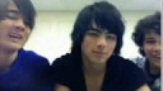 Watch Jonas Brothers Muffin Man video