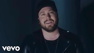 Watch Mitchell Tenpenny Drunk Me video