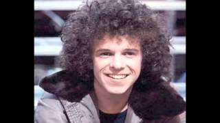 Watch Leo Sayer Oh Wot A Life video