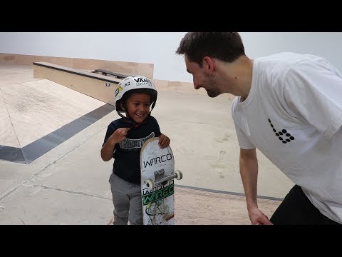 4 YEAR OLD SKATEBOARDER LEARNS A TRICK!
