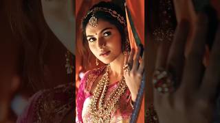 Kayadu Lohar Hot Vertical Navel In Saree
