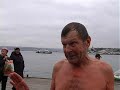 Video Севастопольские моржи переплыли бухту