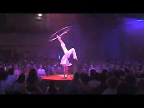 Yulia Pikhtina's hula hoop performance incl VanessaMae's Night Flight