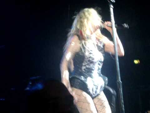 TiK ToK - Ke$ha (Live @Hammersmith Apollo) *Snippet*