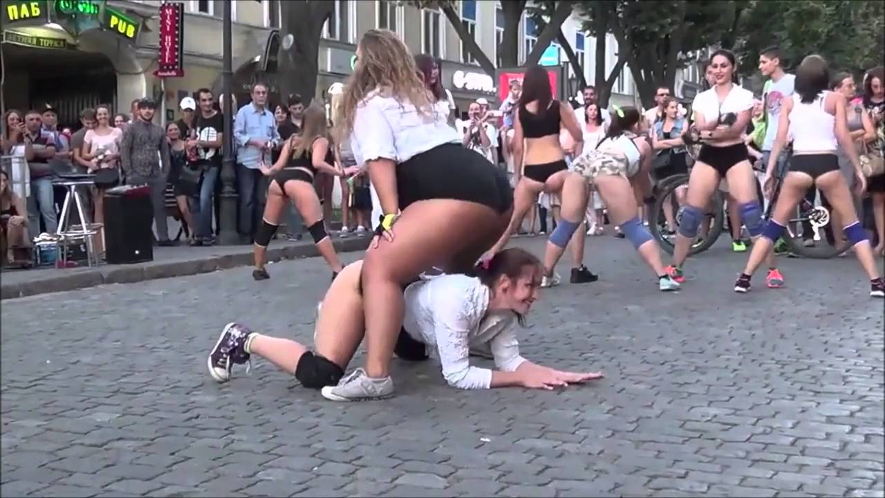 Upskirt club twerking uncensored photos