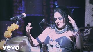 Watch Lila Downs Mano Negra video