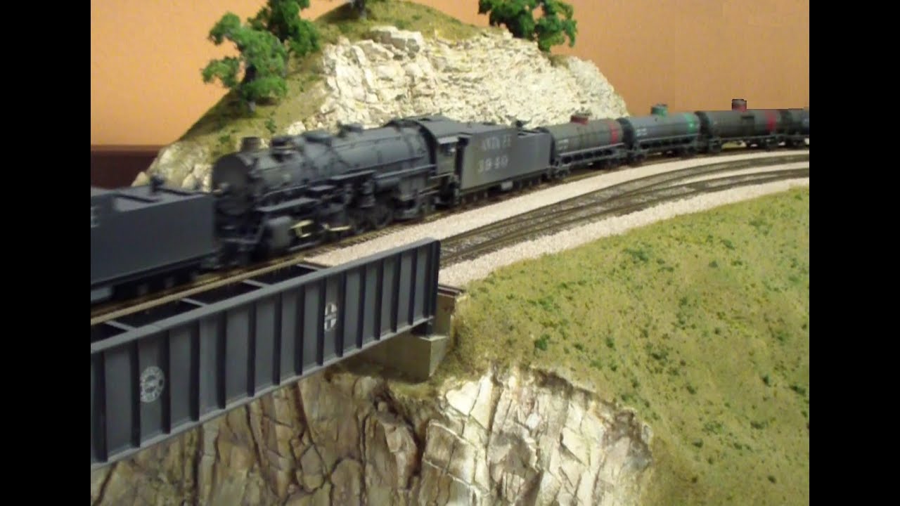 Gary Schrader's 2 Rail O Scale Train Layout ~ ATSF Santa 