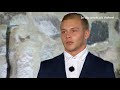&quot;DIN F****** RÅTTA&quot; - se den CHOCKERANDE parceremonin | Para...