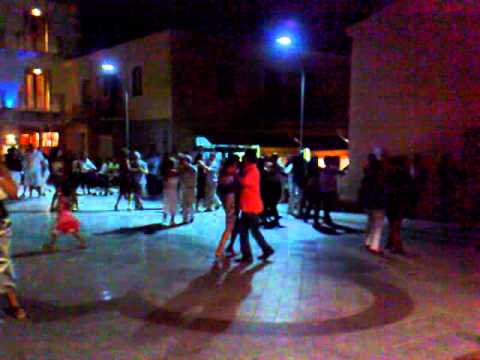 Cannigione ballo in piazza. Lo Scottis!