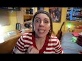 Chiste 110: Se abre el telón y se ve un niño masturbándose