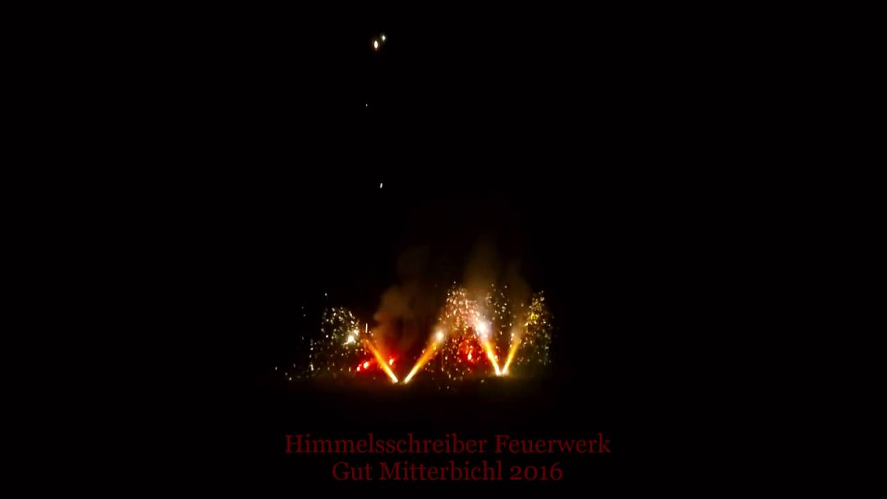 Videos von Feuerwerken der Himmelsschreiber