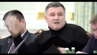 Арсен Аваков бросил стакан воды в лицо Саакашвили